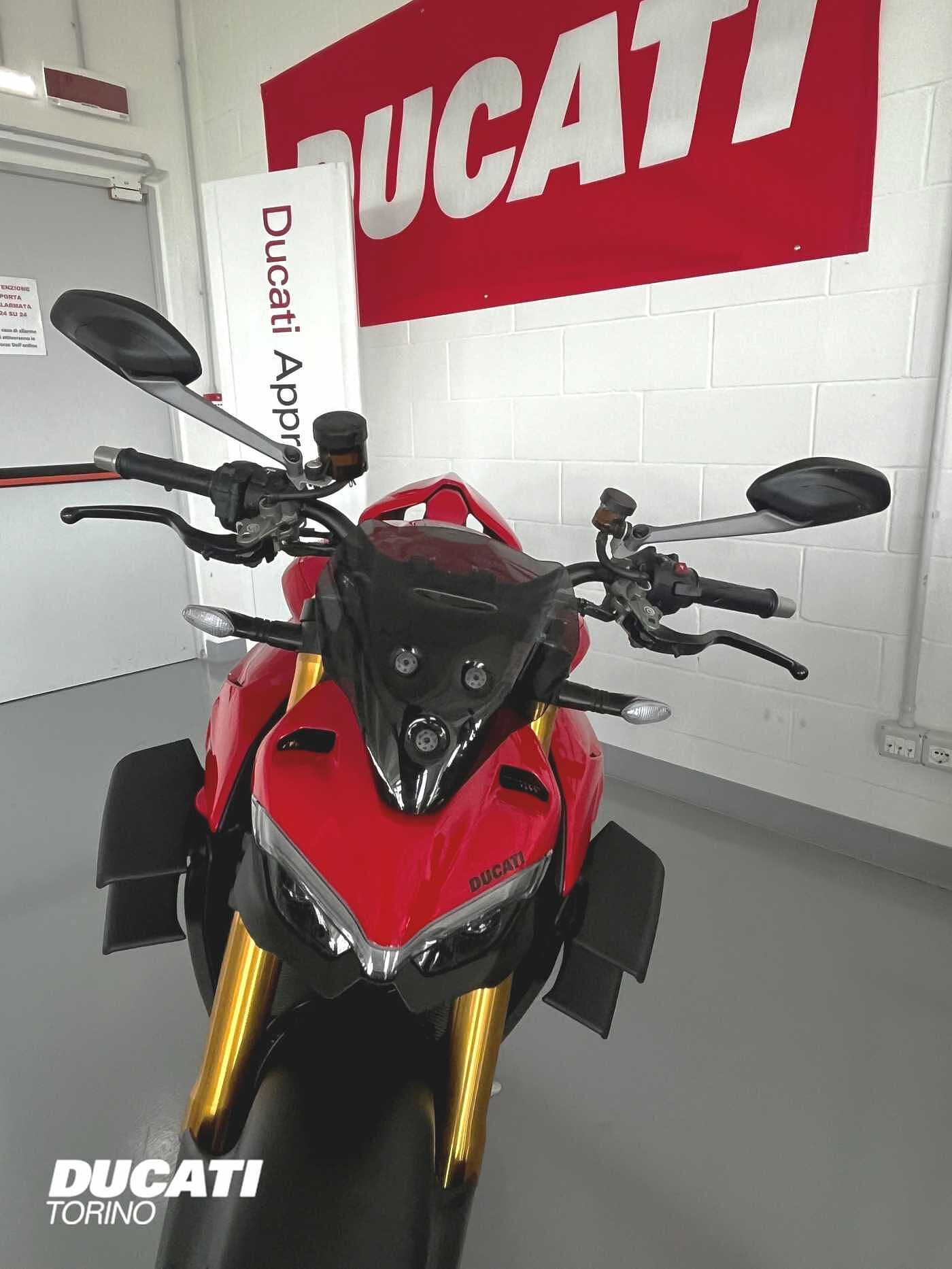 DUCATI STREETFIGHTER V4S 