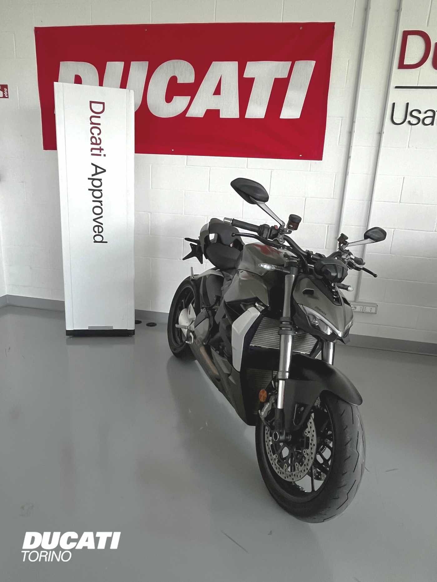 DUCATI STREETFIGHTER V2 