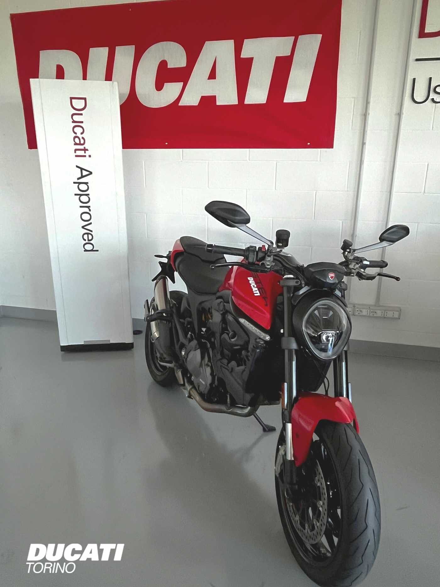 DUCATI monster 937 