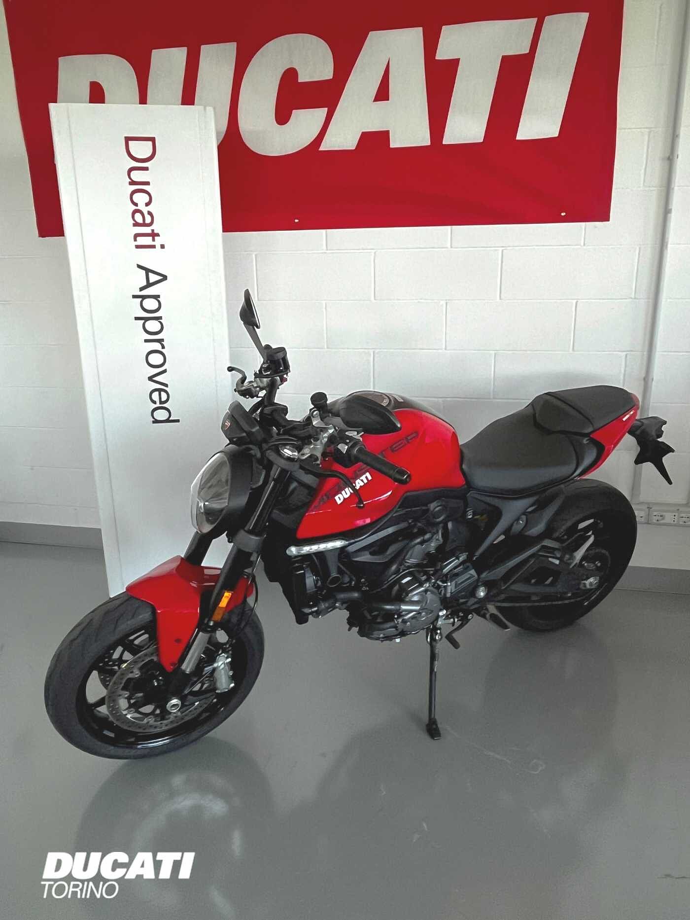 DUCATI monster 937 