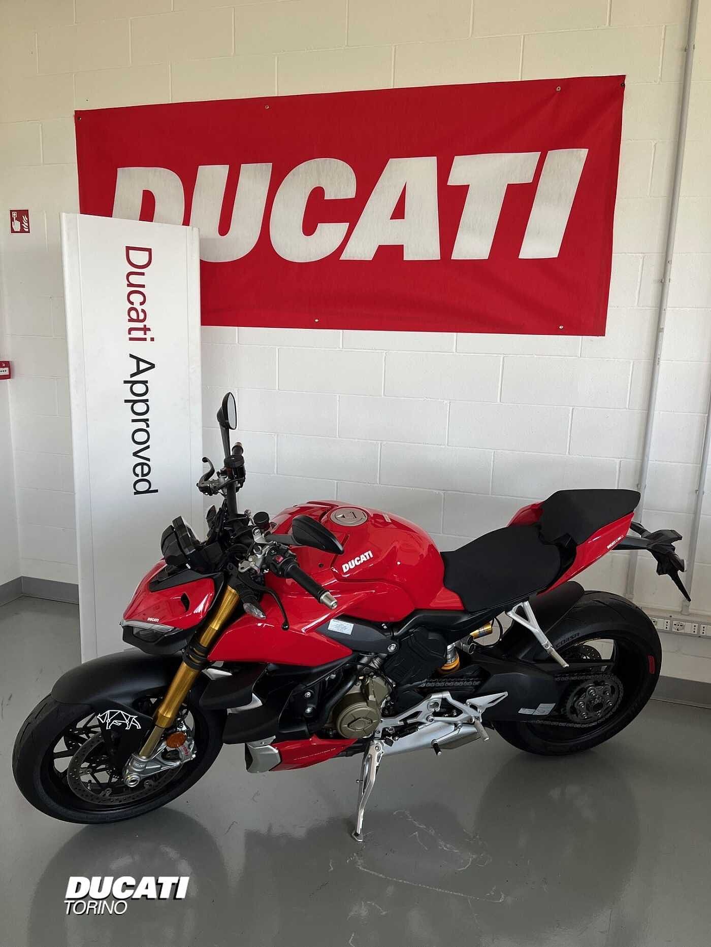 DUCATI STREETFIGHTER V4S 