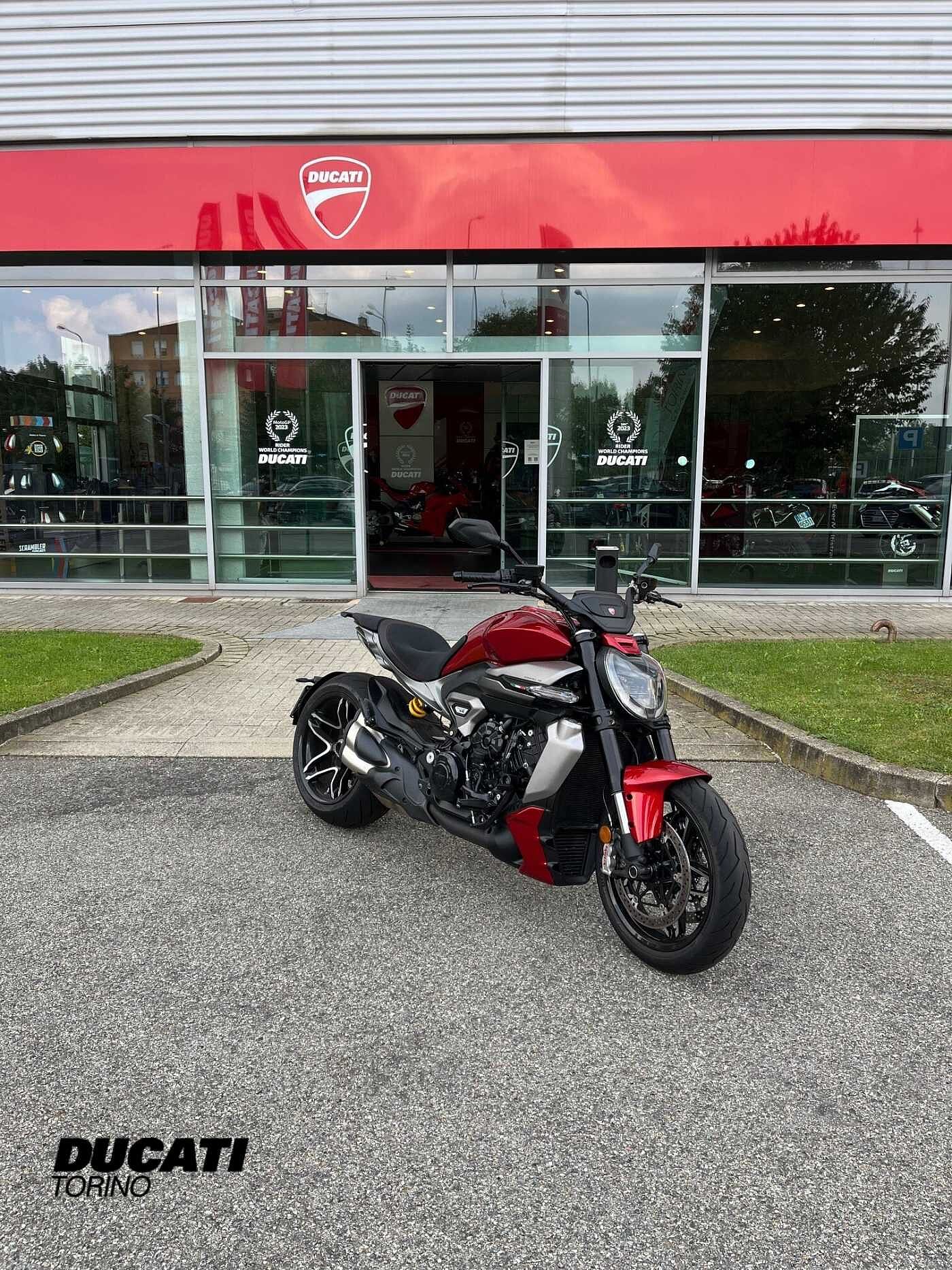 DUCATI XDIAVEL V4 