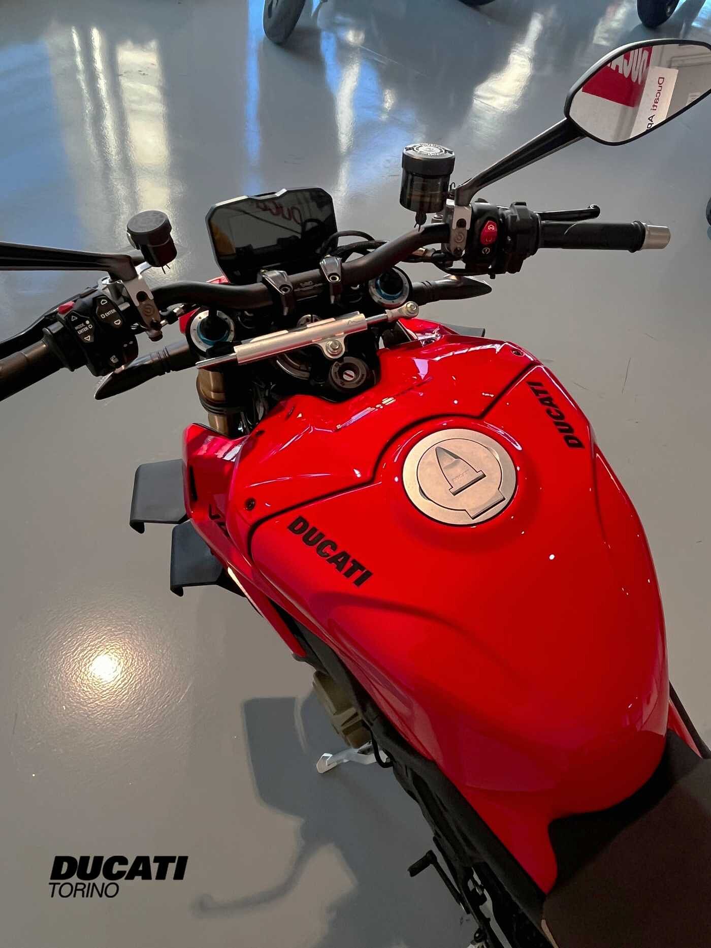 DUCATI STREETFIGHTER V4S 