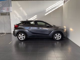 TOYOTA C-hr 1.8h active 2wd e-cvt