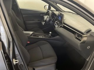 TOYOTA C-hr 1.8h active 2wd e-cvt