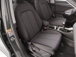 AUDI Q3 35 2.0 tdi business