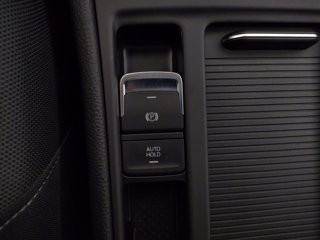 VOLKSWAGEN Golf 5p 1.0 tsi business 110cv