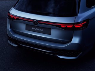 VOLKSWAGEN Passat 1.5 etsi act r-line 150cv dsg