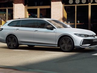 VOLKSWAGEN Passat 1.5 etsi act r-line 150cv dsg