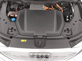 AUDI Sq8 sportback e-tron sport attitude quattro