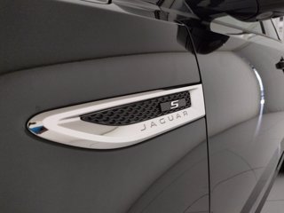 JAGUAR E-pace 2.0d i4 r-dynamic awd 150cv auto my19