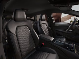 AUDI A6 Avant TDI quattro 150 kW S tronic S line edition