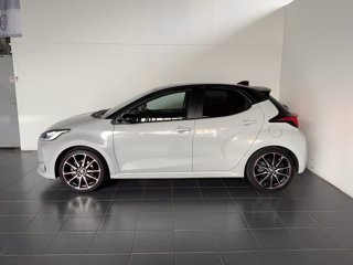 TOYOTA Yaris 1.5h gr sport