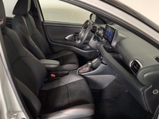 TOYOTA Yaris 1.5h gr sport