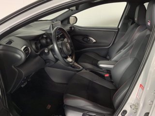 TOYOTA Yaris 1.5h gr sport