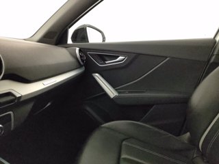 AUDI Q2 35 2.0 tdi identity black quattro s-tronic