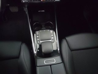 MERCEDES Glb 200 sport plus auto
