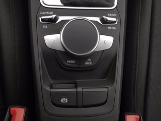 AUDI Q2 35 2.0 tdi business quattro s-tronic