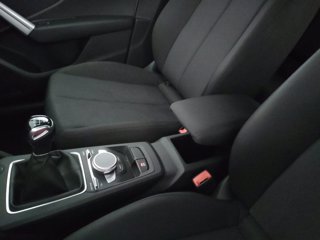 AUDI Q2 30 2.0 tdi business