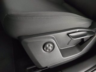 AUDI Q2 30 2.0 tdi business