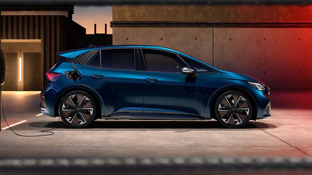 Imgi 47 Cupra Born Aurora Blue Colour 2024 Charging