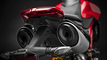 Ducati Hypermotard 950 MY24 Overview Gallery 1920X1080 07