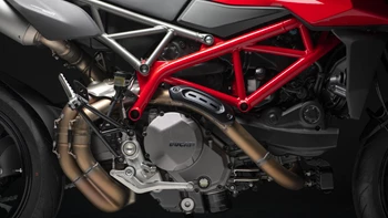 Ducati Hypermotard 950 MY24 Overview Gallery 1920X1080 02