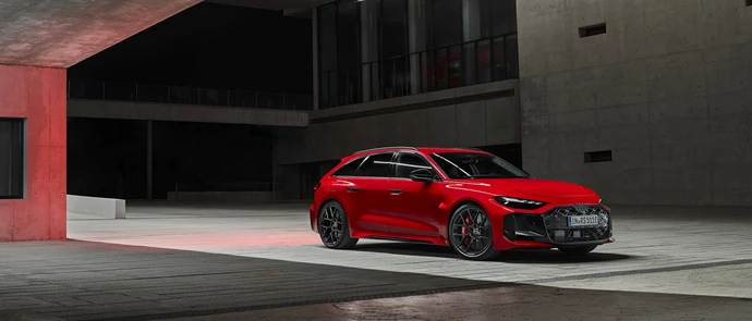 Nuova RS5 Avant Desktop