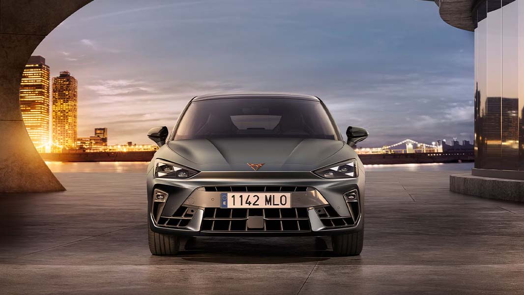 Imgi 43 Cupra Leon 2024 Car Front View Copper Logo